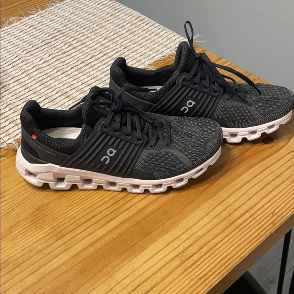 ON CLOUDSWIFT WOMENS 8.5